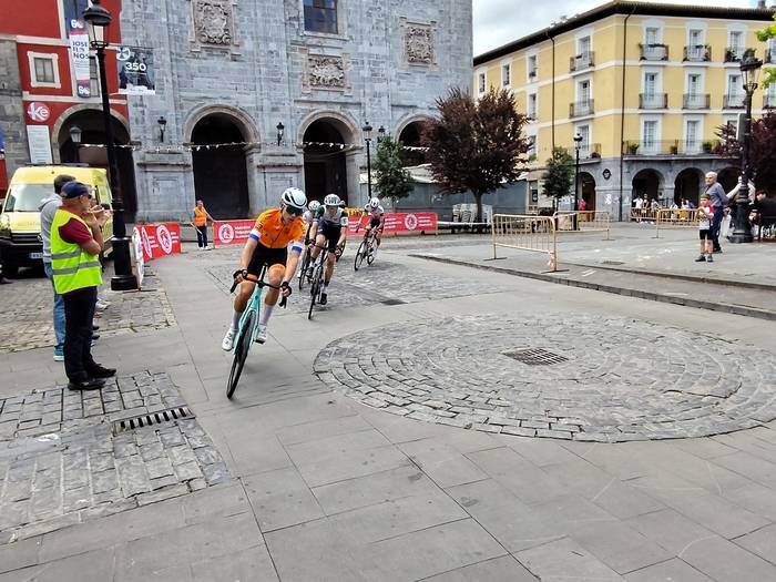 Bejamin Noval gailendu da Ur 53 1777666182184