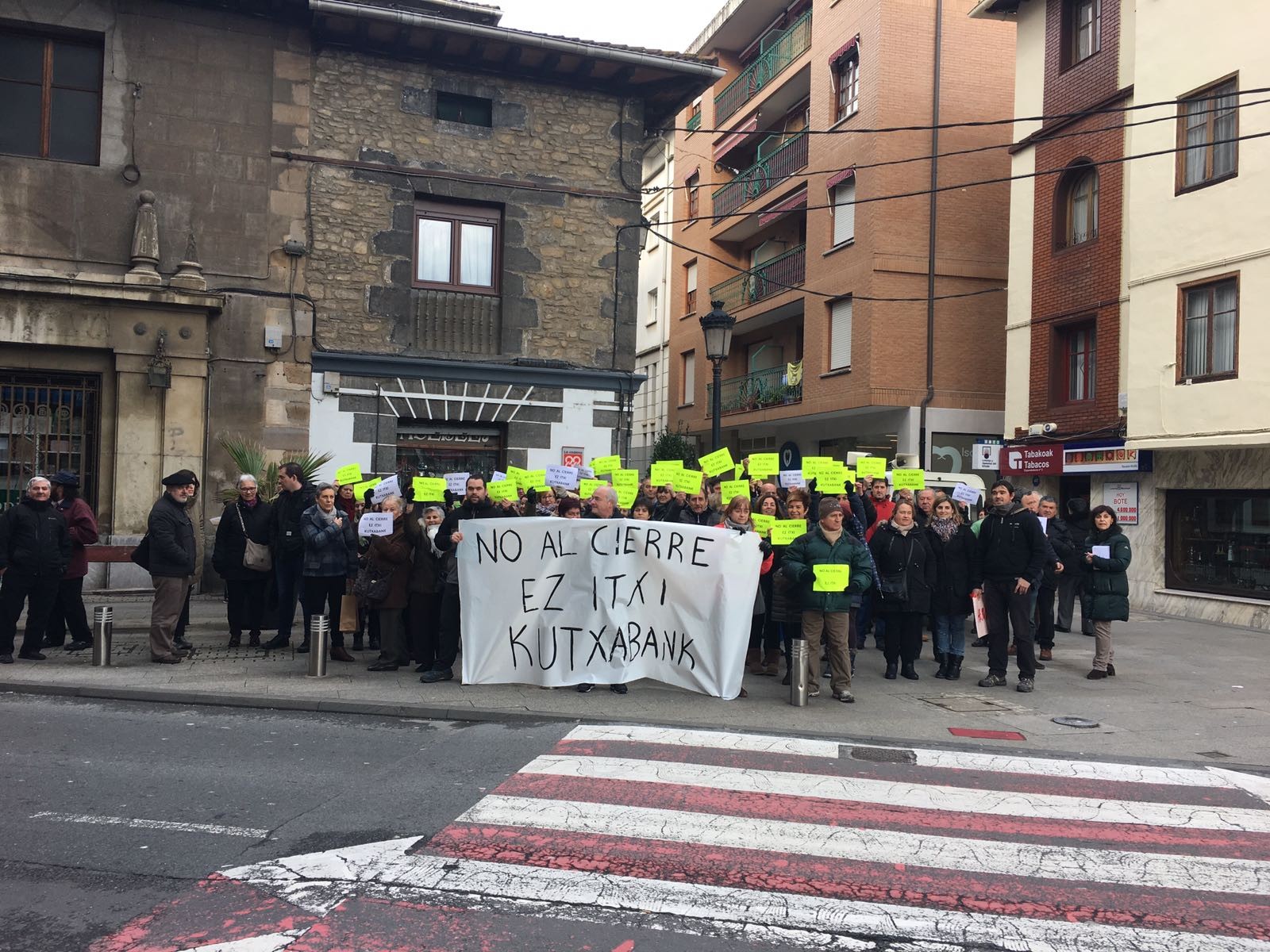 Arrankudiaga-Zollo eta Arakaldoko Udalak ere Kutxabanken bulegoen itxieren aurka daude