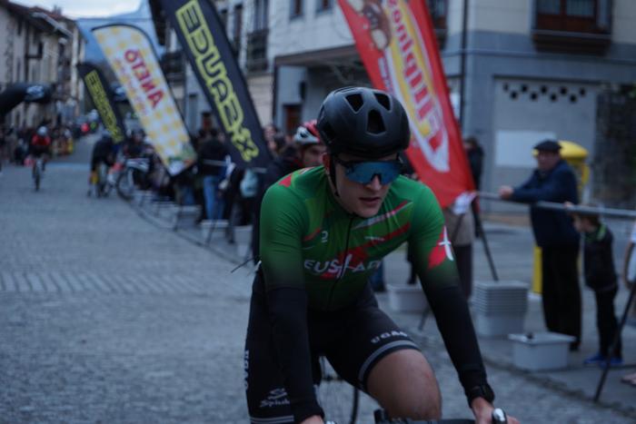 400 kirolarik parte hartu zu 168 1767283109559