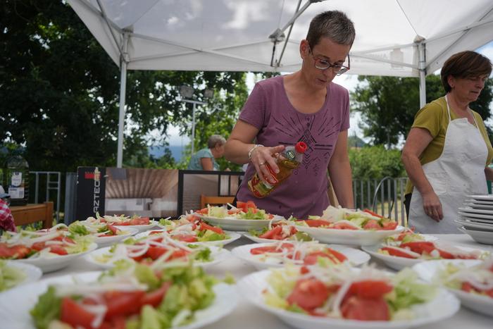 Zuhatzako jaietan paella iza 3 1753009680973