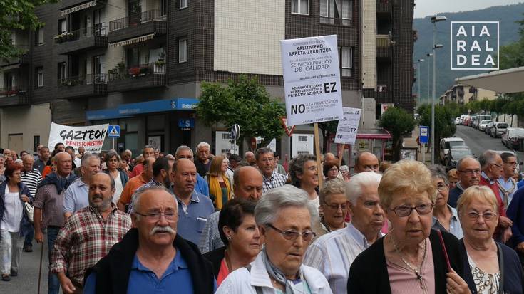 Ehunka gazte eta pentsiodun kalean, etorkizunaren alde