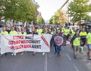 Bileratik altxatu da Maderas de Llodioko zuzendaritza, langileen eskakizunei "ezezko borobila" emanda