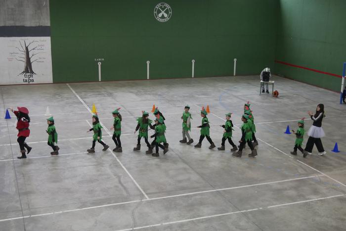 Desfilerik gabe, baina dantz 10 1770996956225