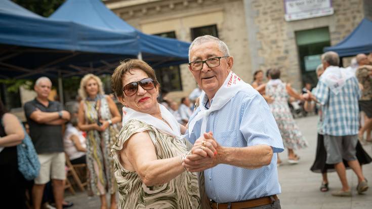 Haur eta nagusiak izan dira gaur Amurrioko jaietako protagonistak