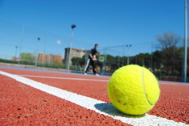 Tenis Sustraiak ikastaroak eskainiko ditu urritik ekainera
