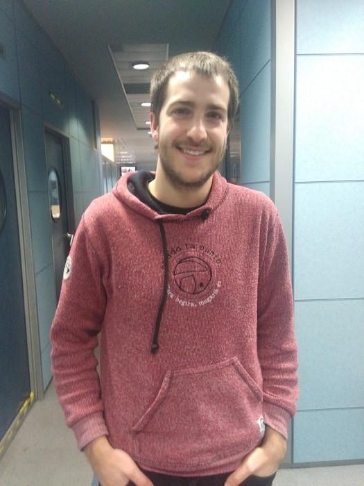 Iñigo Etxezarreta (ETS taldea): "Gure taldean, bateriak ezik, beste guztiok euskaraz abesten dugu"