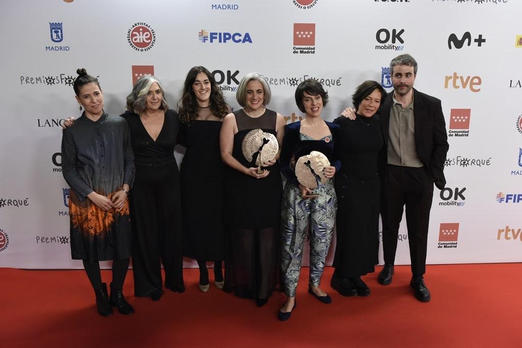 Film onenaren saria eskuratu du Esti Urresolaren '20.000 especies de abejas' Forqué zinema sarietan