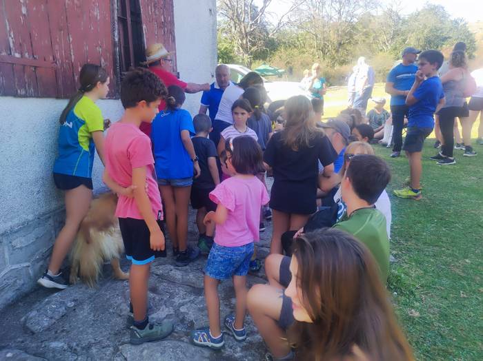 Aiaraldear ugari batu ziren  8 1757316262643