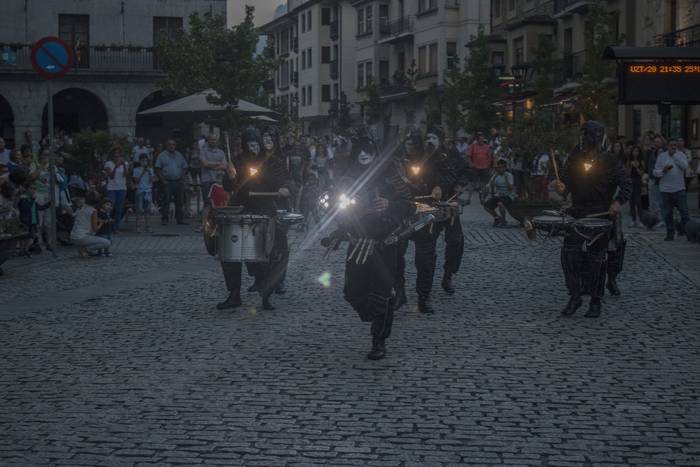 Deabru Beltzak taldeak gaua  1 1501491570084