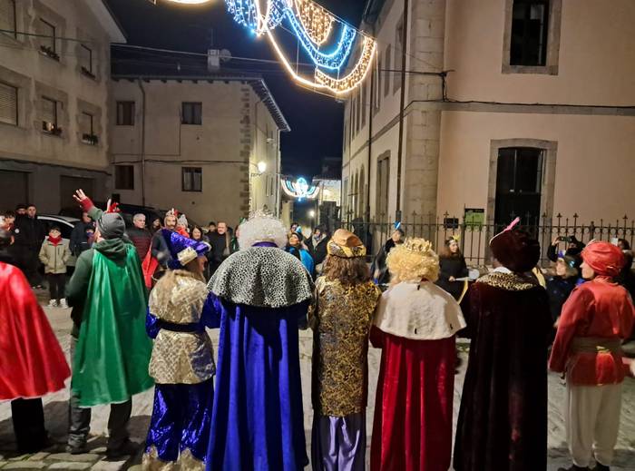 Hiru Errege Magoek ilusioz b 73 1767729383412