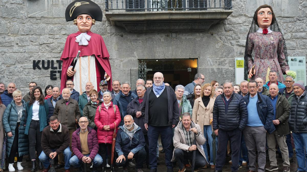 Jendetzak omendu du Luis Mari Tomé 'Nene'