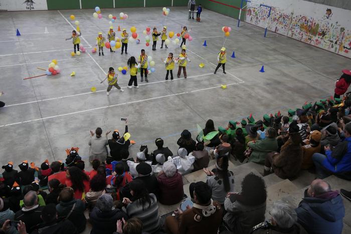 Desfilerik gabe, baina dantz 10 1770996952134