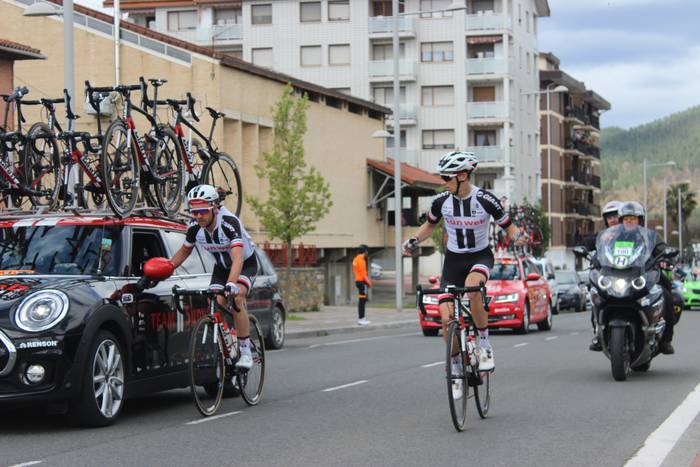 Euskal Herriko itzuliak esku 2 1522848472723