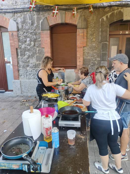 Bi eguneko festa egin dute A 48 1758574740721