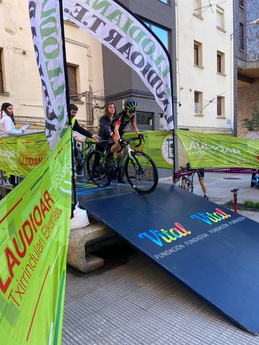 Txirrindulari gazteek erloju 23 1771856179303