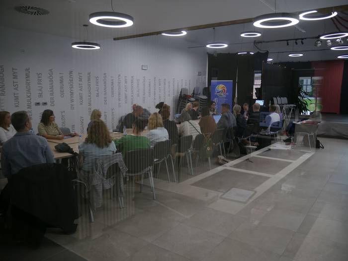 Eletik alera, Europako hizku 48 1759330601141