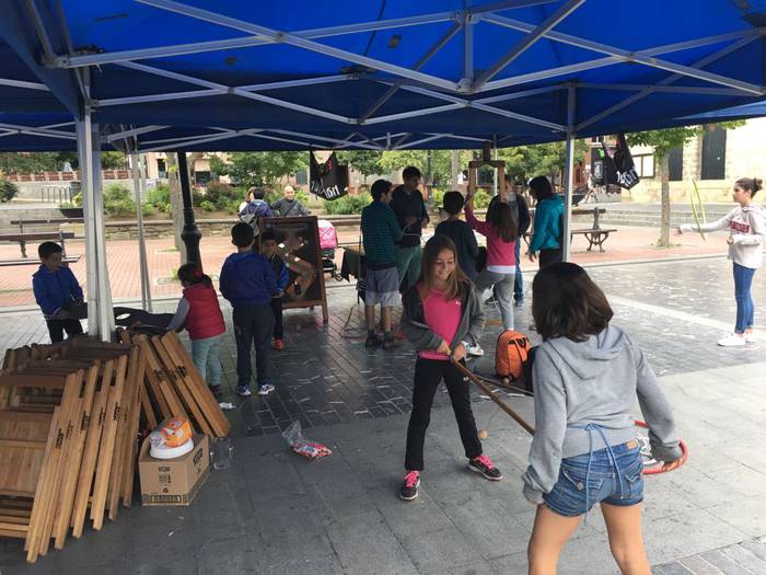 Ekintzaz eta aldarriz busti  16 1496596749091