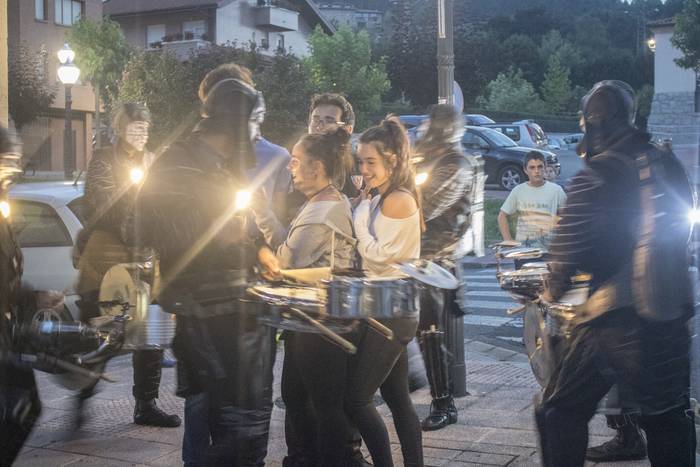 Deabru Beltzak taldeak gaua  8 1501492102537