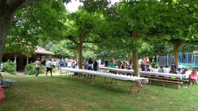 Tradizioari eutsiz, erromeria eguna egingo dute Basakoetxen