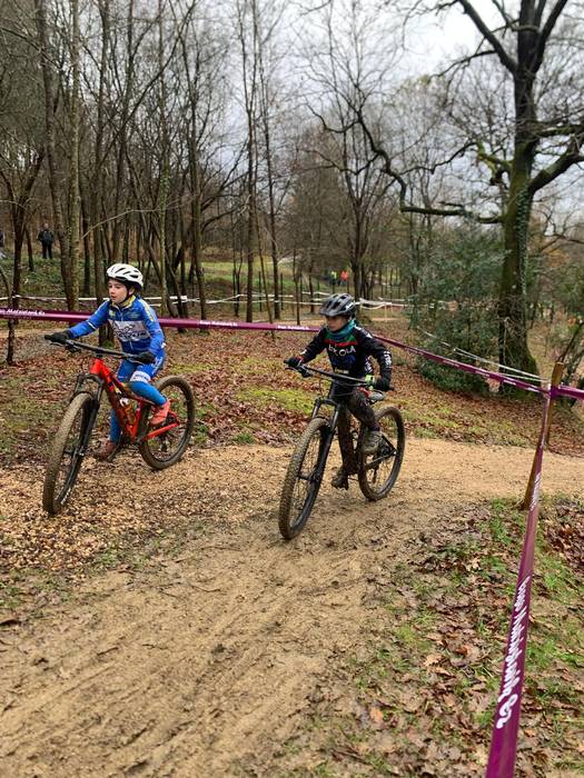 Zirkuitu gogorra izan zuten  45 1768228100674