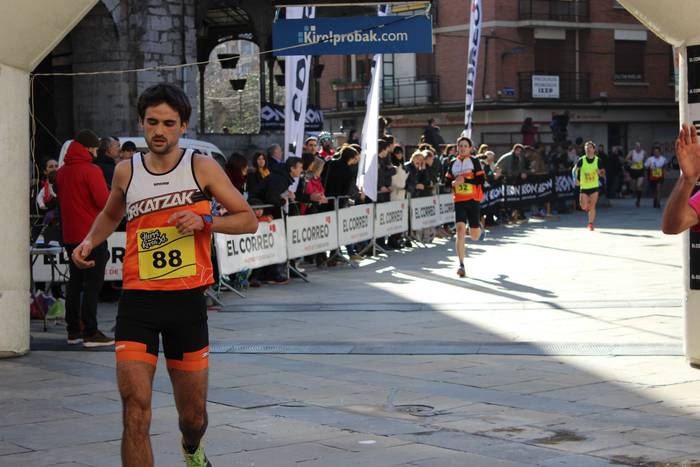 300 korrikalari baino gehiag 62 1517150219578