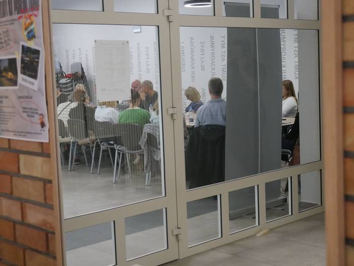 Eletik alera, Europako hizku 70 1759330627416