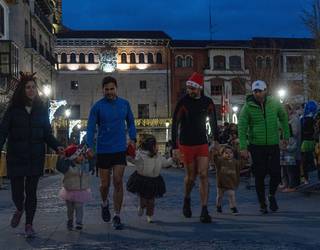 Mozorroak eta umorea nagusi Urduñako San Silvestre lasterketan