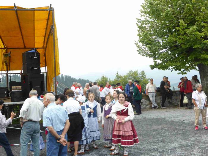 Astelehenerarte luzatu ziren 53 1496394349538