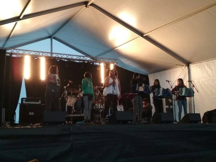 Inoiz baino jende gehiago bi 11 1505589927591