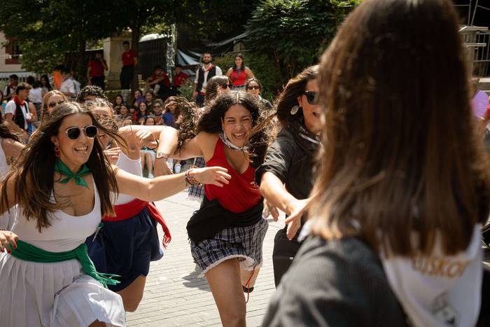 Kuadrillak protagonista Amur 38 1755188556931