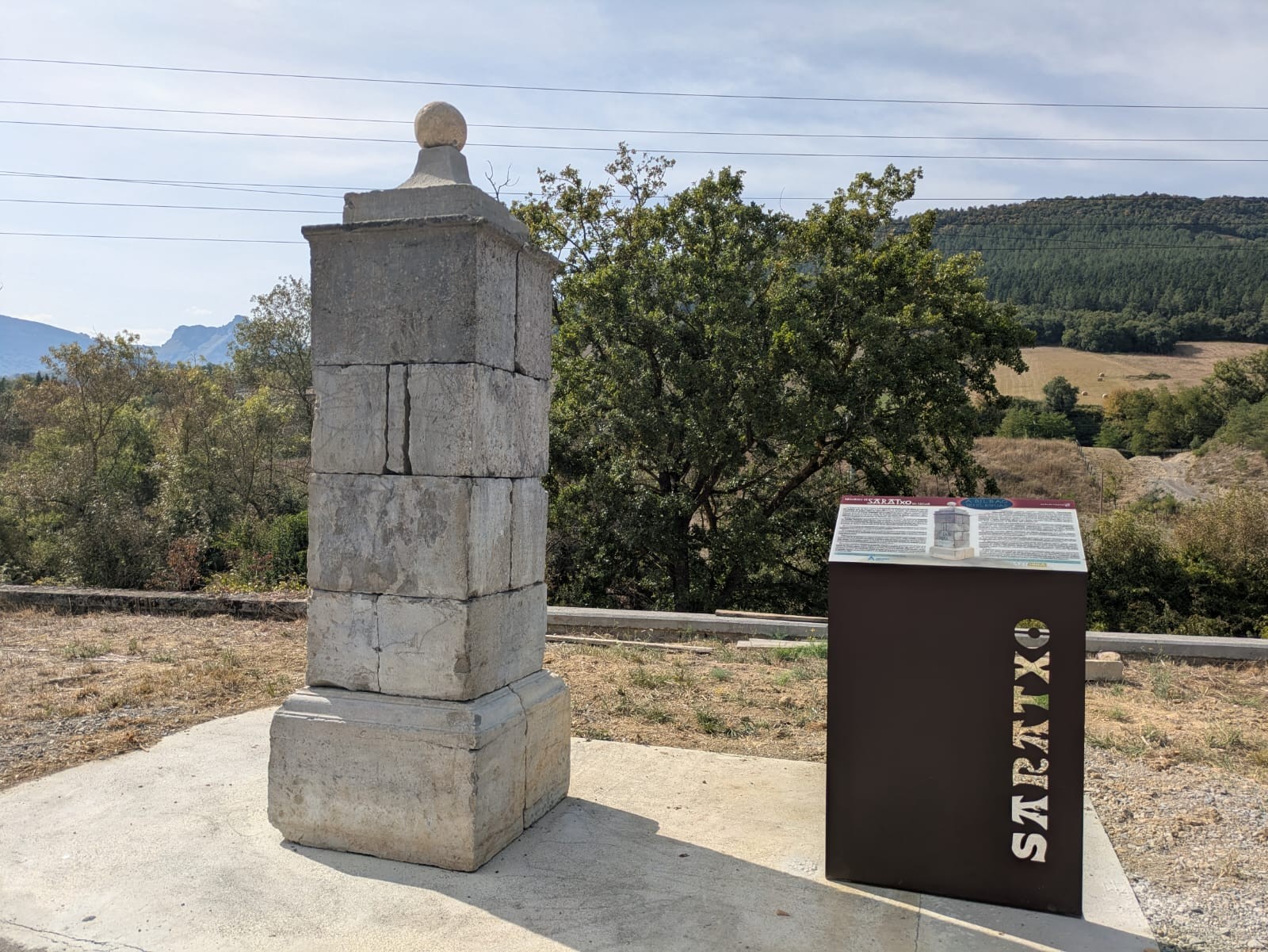 Saratxoko lego-harriaren kokapen berria ospatuko dute bihar, eta Miguel Angel eta Josean Gutierrez Villate ere omenduko dituzte