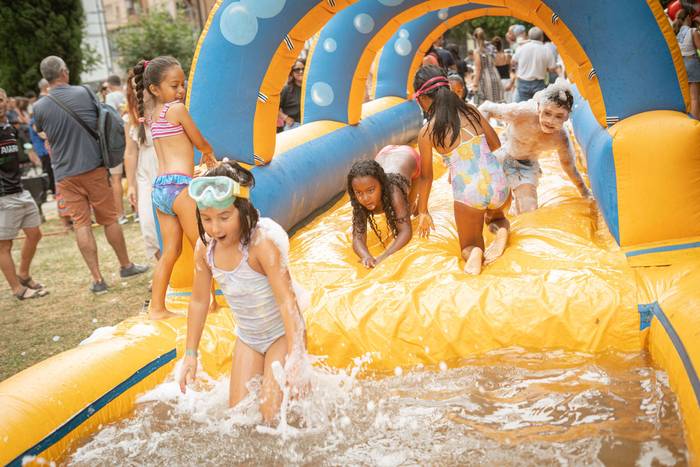 Haur eta nagusiak izan dira  54 1755092653985