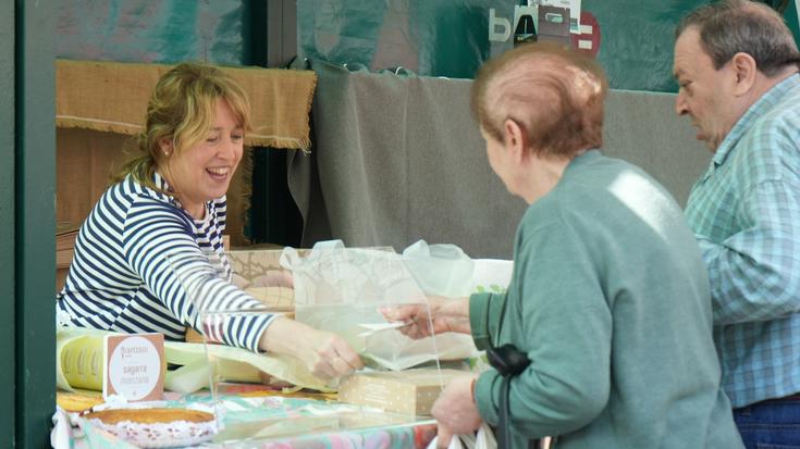 Agroekologiaren esparruan egindako lana aldarrikatu dute Urduñako azokan