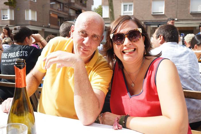 Ehunka lagun bildu ditu Lati 40 1758394293884