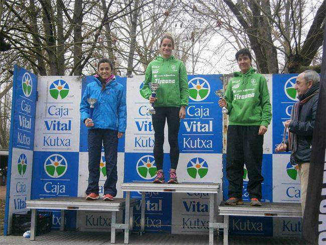 Euskadiko taldeko atleta laudioar bik Espainiako Txapelketara  ez joateko gertatu den plantoan hartuko dute parte