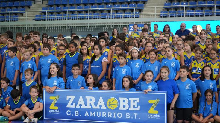 Zaraobe Saskibaloi Taldearen aurkezpenak ehunka lagun batu ditu