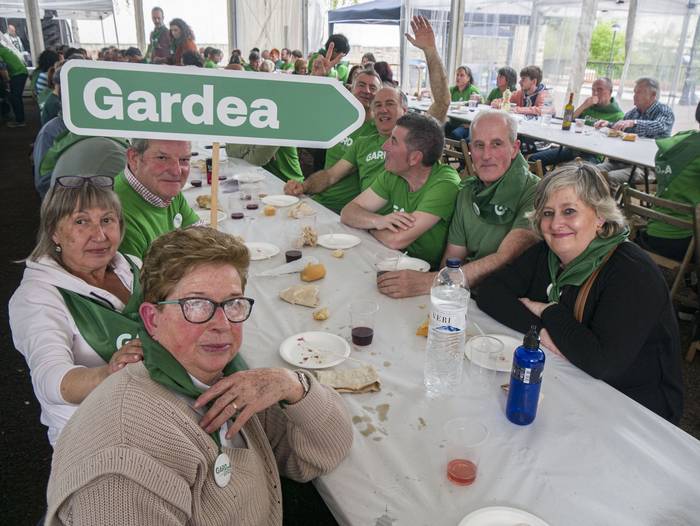 Mundu osoko gardearrak batu  10 1714849883209