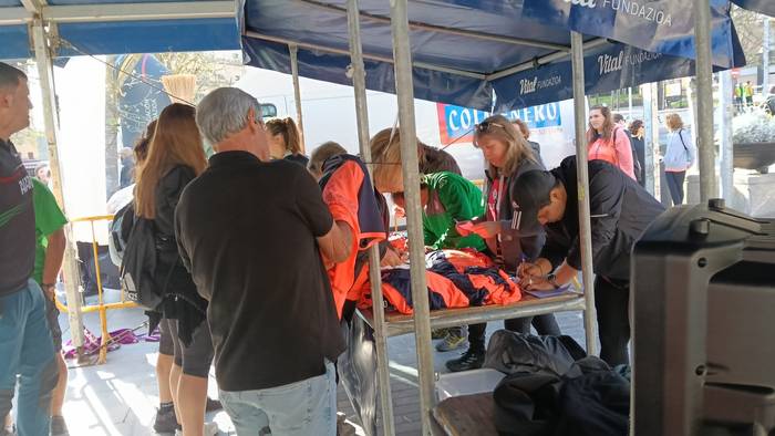 Ehunka lagunek parte hartu d 17 1774179100538