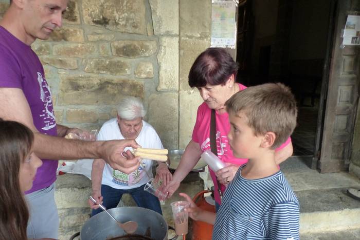 Andra Mari Zuriaren jaiak je 46 1754900952546