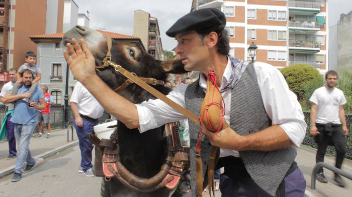 Suziria piztuta lehertu da j 40 1502803775562