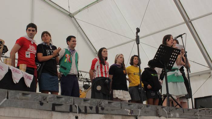 Suziria piztuta lehertu da j 51 1502803881577