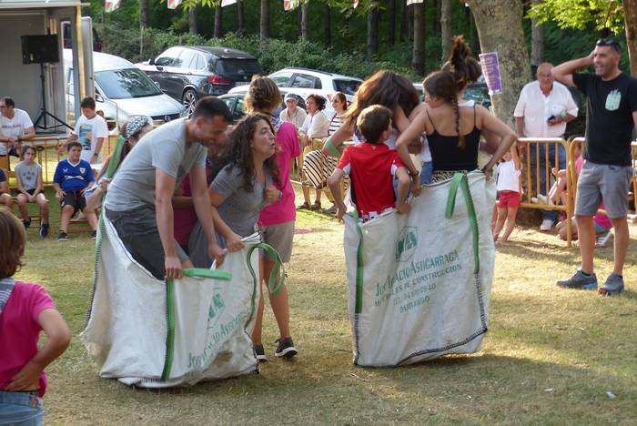 Andra Mari Zuriaren jaiak je 30 1754900939776