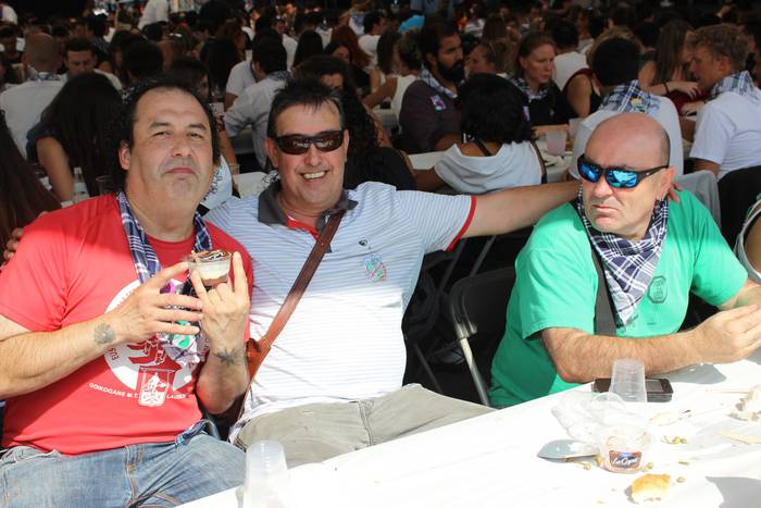 Aldai plaza txiki geratu da  9 1503586178434