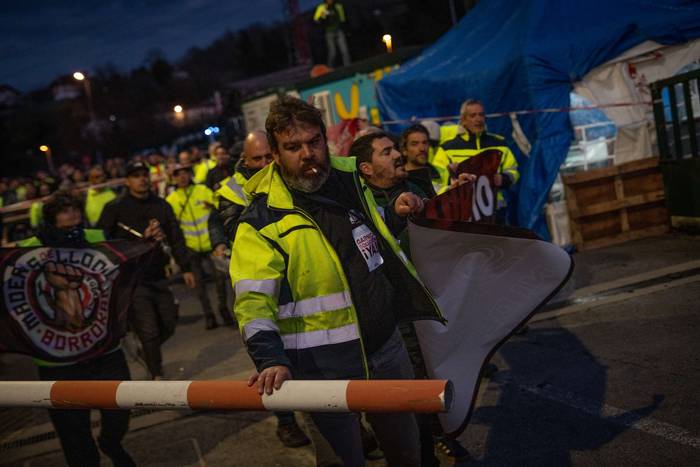 Fabrika barrura eraman dute  23 1769714946114