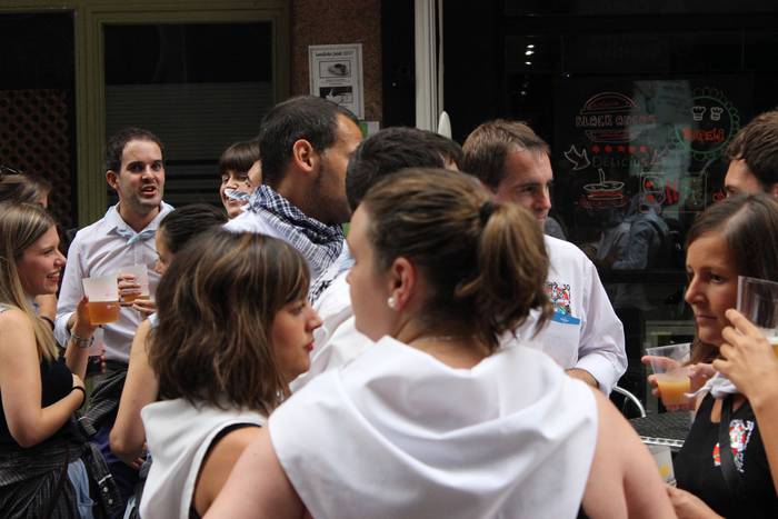 Sokatik tiraka itzuli dira j 21 1503500362528