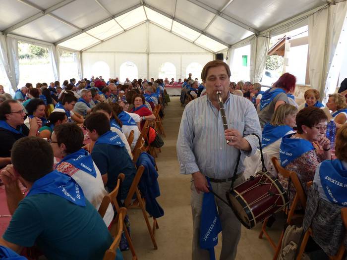 Auzokide ugarik hartu zuten  132 1506367203419