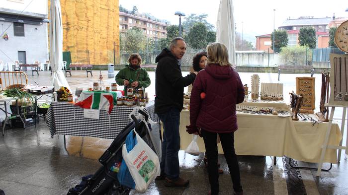 Gabonetako elkartasun azokak 33 1513599680365