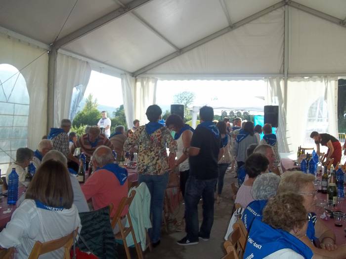 Auzokide ugarik hartu zuten  10 1506366238605