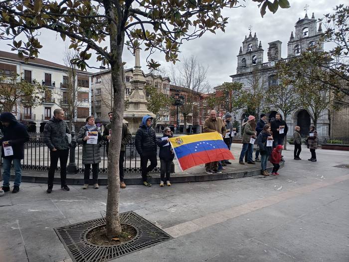 Trumpen erasoa salatu eta Ve 2 1767542285565