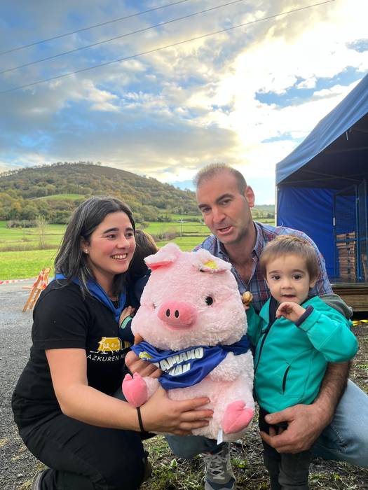 Herri giroan ospatu dituzte  18 1762718726771